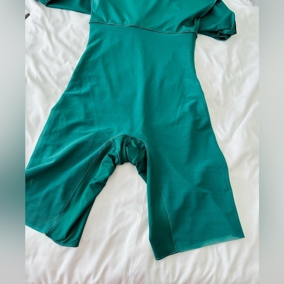 Elegant Green Midi Dress - Picture 13 of 15